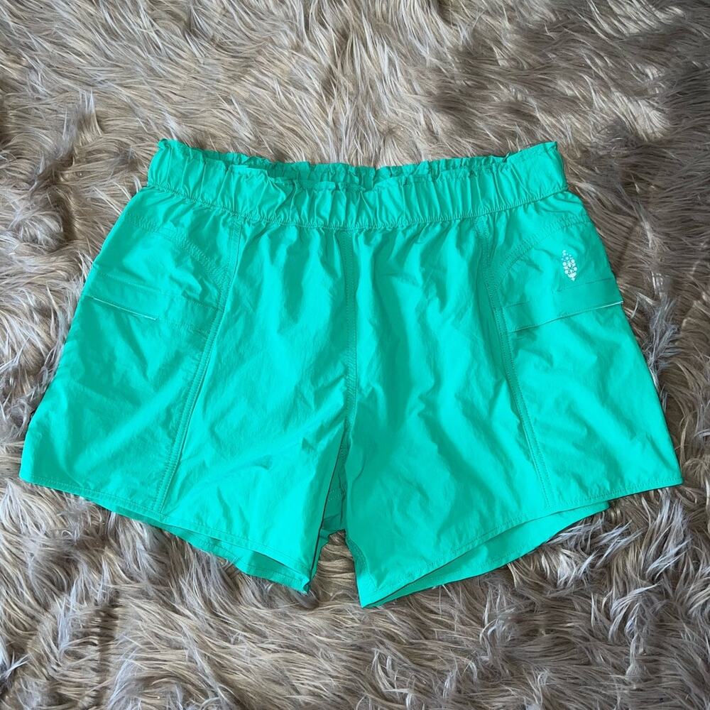 NWOT Free People Movement In the Wild Cargo Shorts size M